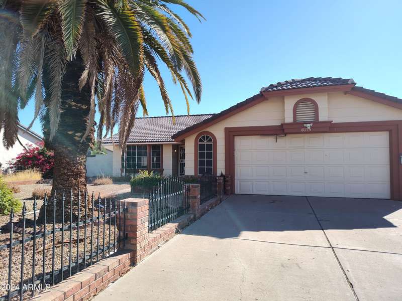 8215 W COLUMBINE Drive, Peoria, AZ 85381