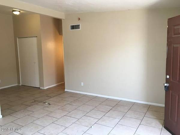 Glendale, AZ 85303,7106 N 68 Avenue #2