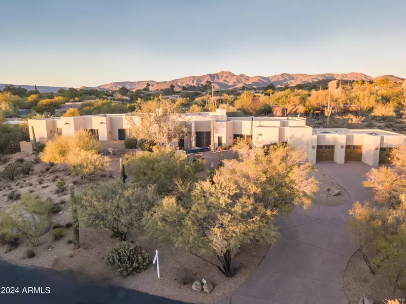 2304 FOX TAIL Trail, Carefree, AZ 85377