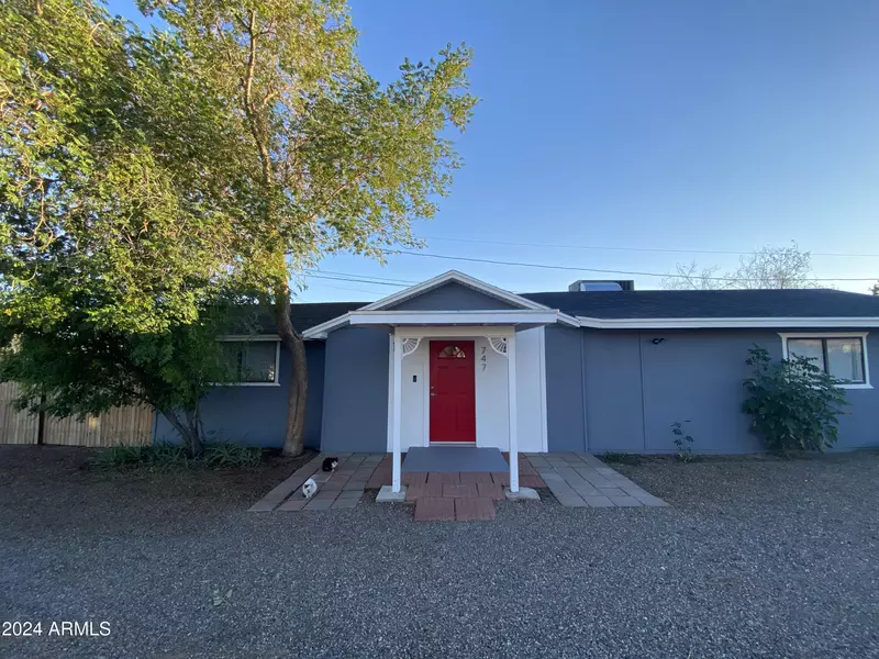 747 E SUNNYSLOPE Lane, Phoenix, AZ 85020