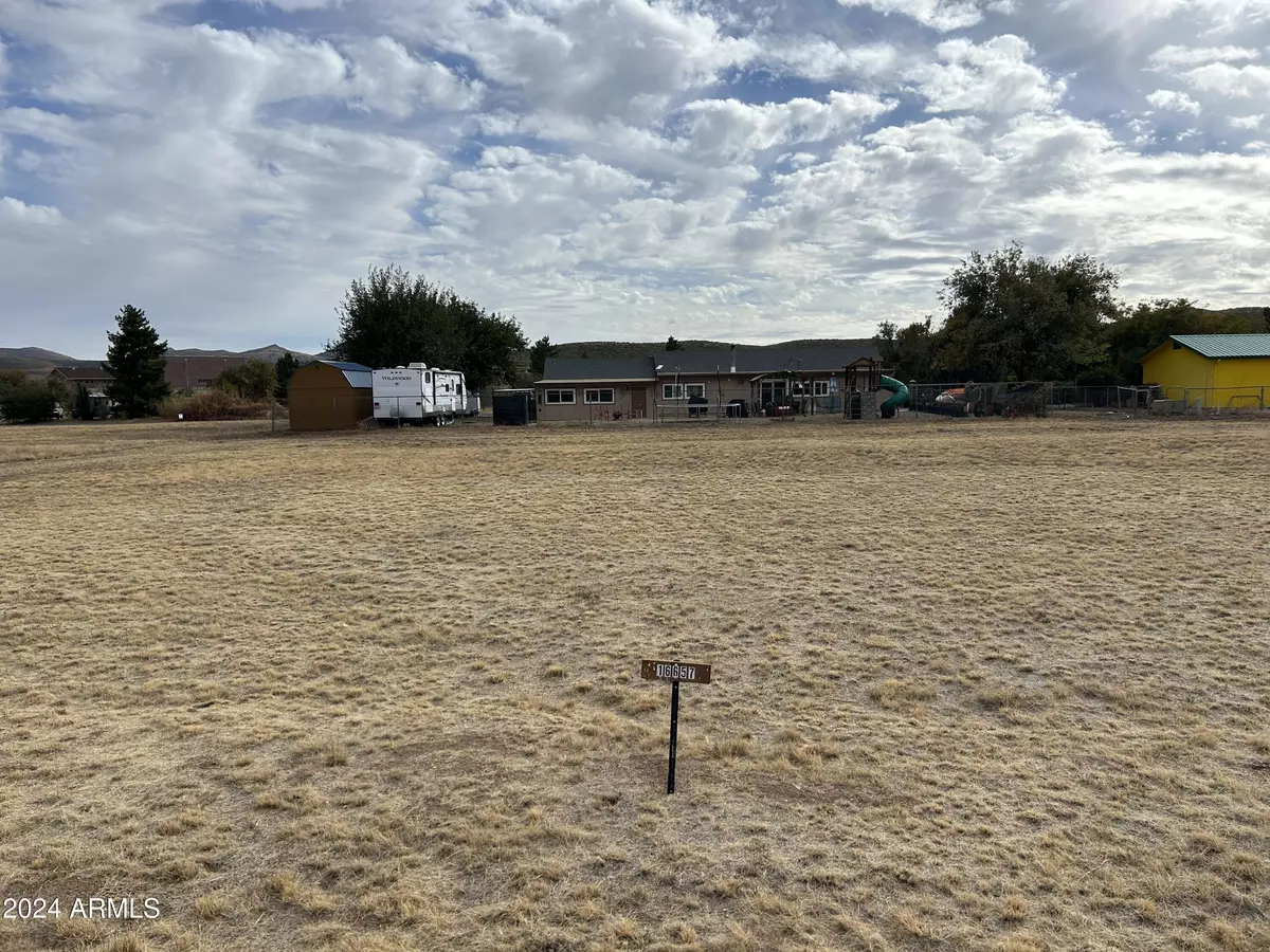 Peeples Valley, AZ 86332,16657 W Unknown Indian Avenue #120