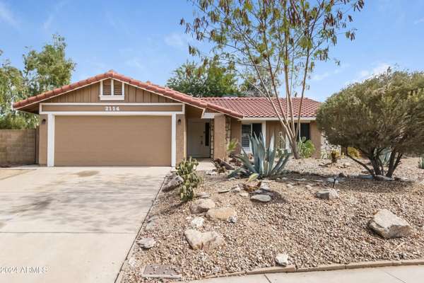 2114 E WINCHCOMB Drive, Phoenix, AZ 85022