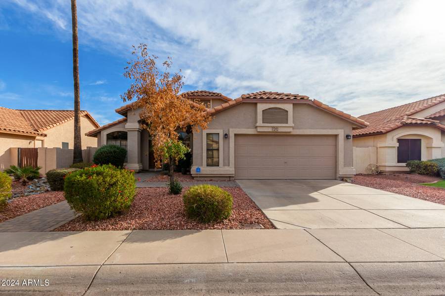 7243 W MORROW Drive, Glendale, AZ 85308