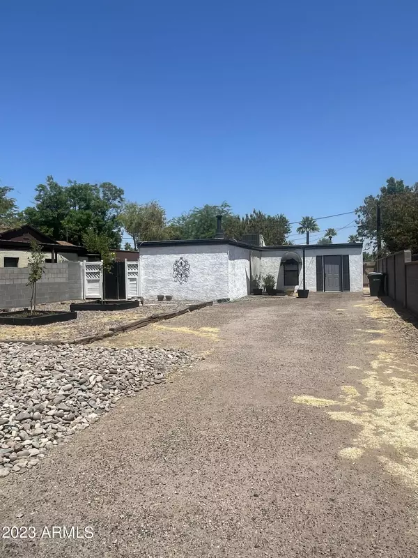 2230 E Cambridge Avenue, Phoenix, AZ 85006