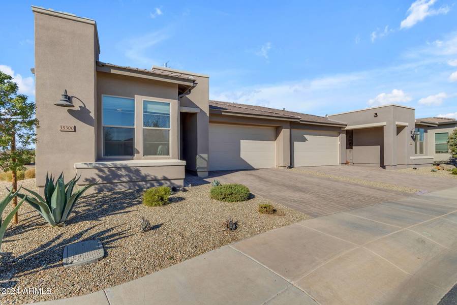 35300 N SUNSET Trail, San Tan Valley, AZ 85140