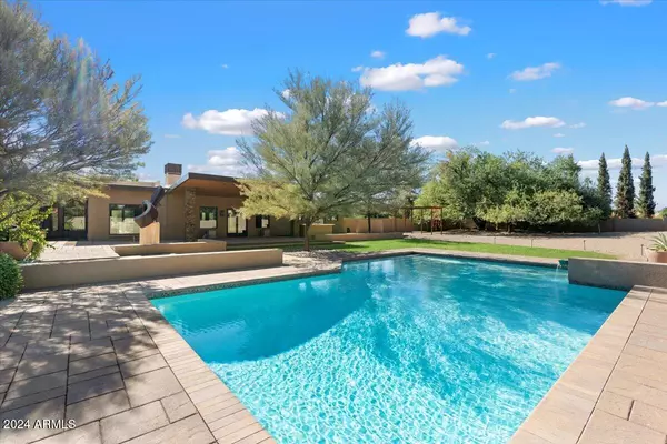 Paradise Valley, AZ 85253,6450 E FANFOL Drive