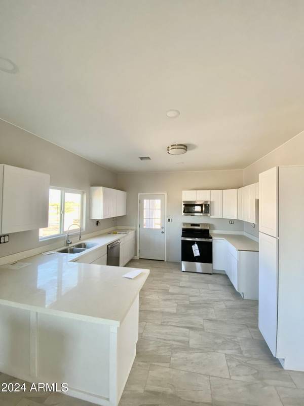 Douglas, AZ 85607,3511 Camino del Rancho --