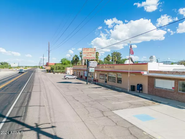 Wenden, AZ 85357,70916 US-60 --