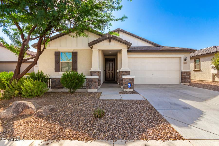 8209 W LANE Avenue, Glendale, AZ 85303