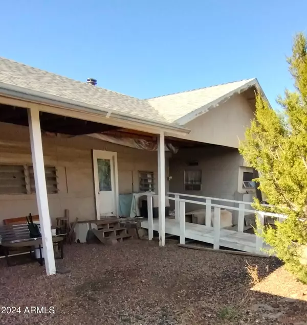 Concho, AZ 85924,91 COUNTY ROAD N8158 -- #017F