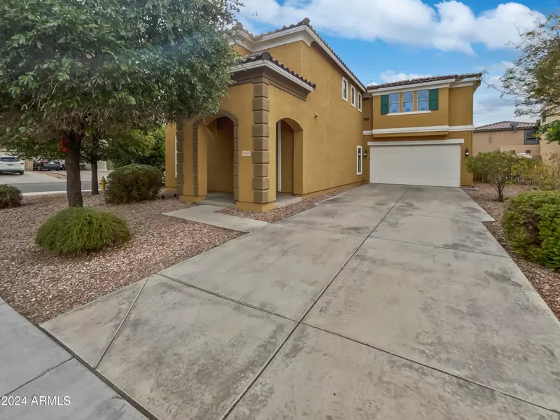 10813 W PIERSON Street, Phoenix, AZ 85037