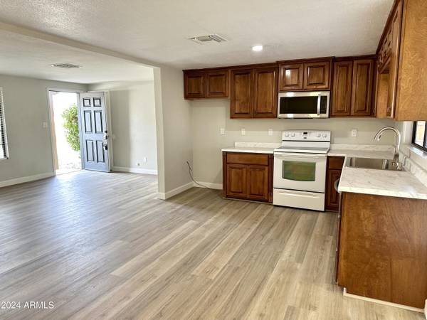 Mesa, AZ 85204,1109 E EMERALD Avenue