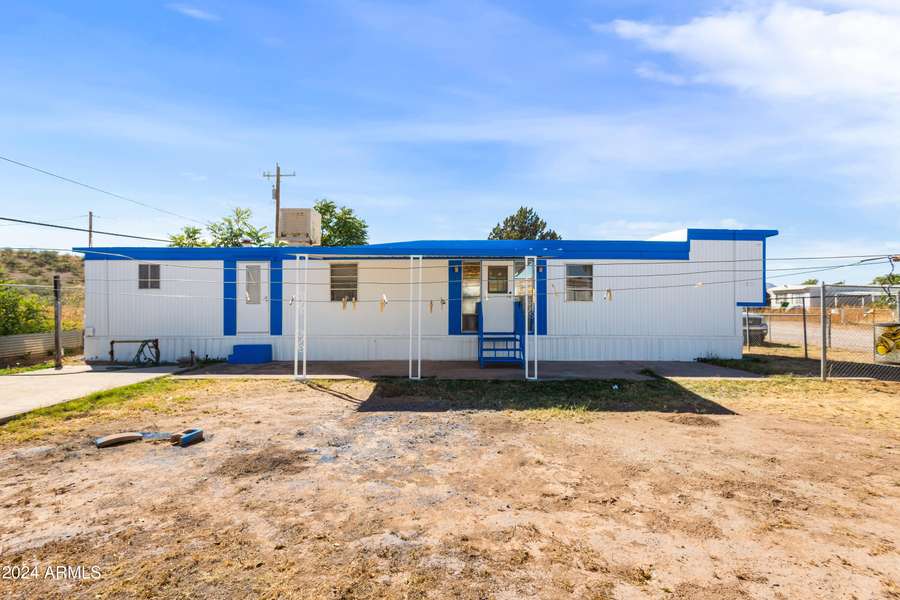 306 E APACHE Street, Huachuca City, AZ 85616