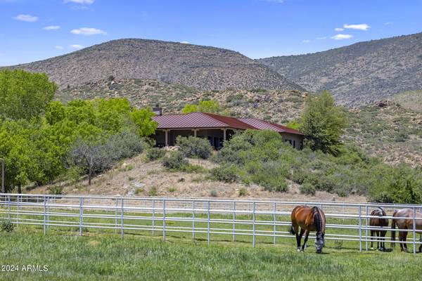 Skull Valley, AZ 86338,5500 S FOUR CROSS RANCH Road