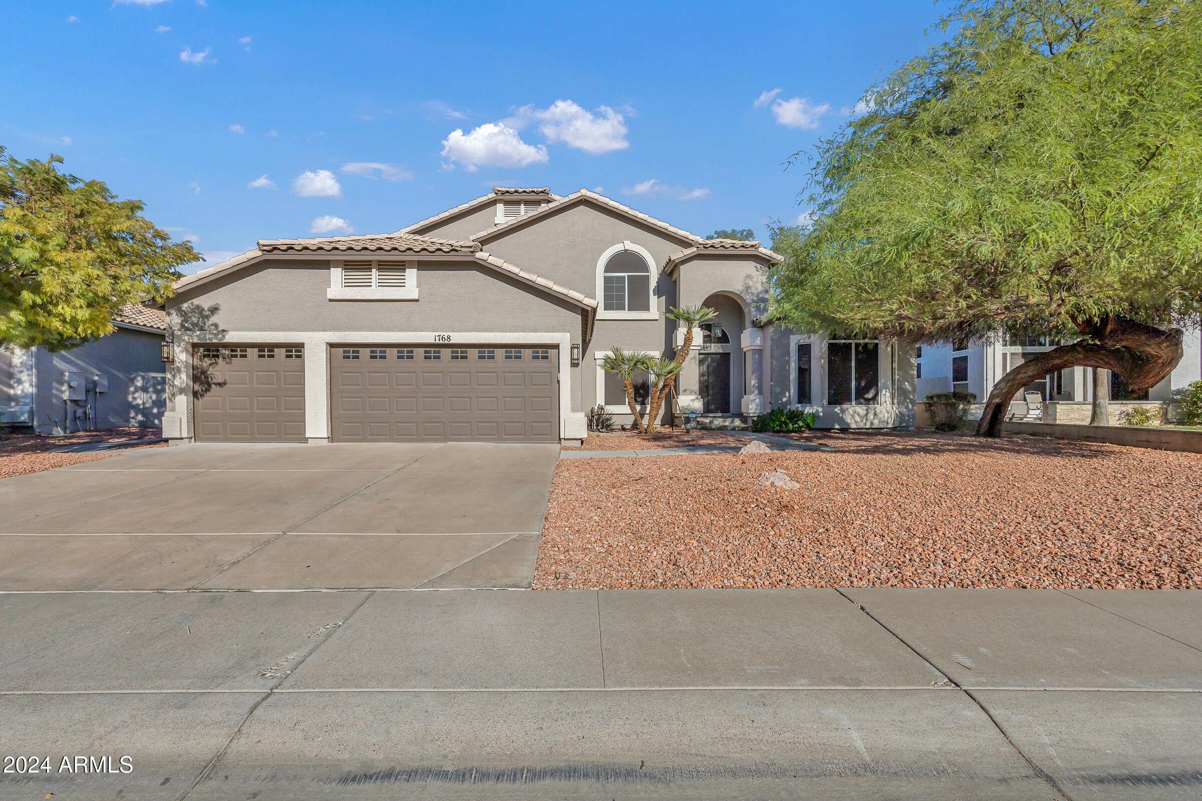 Gilbert, AZ 85233,1768 W REDFIELD Road