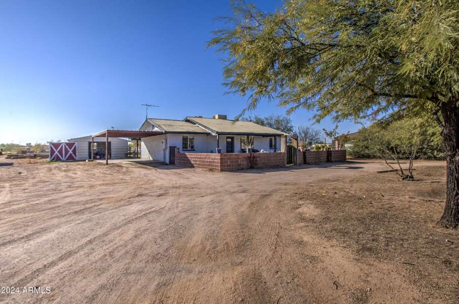 1601 E LOVELAND Lane, San Tan Valley, AZ 85140