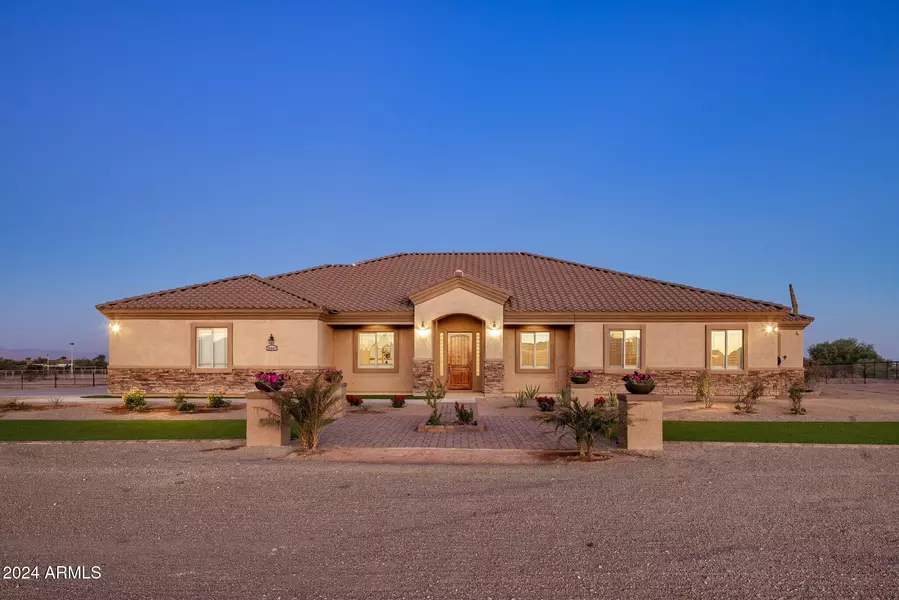 28847 N ROYCE Road, San Tan Valley, AZ 85144