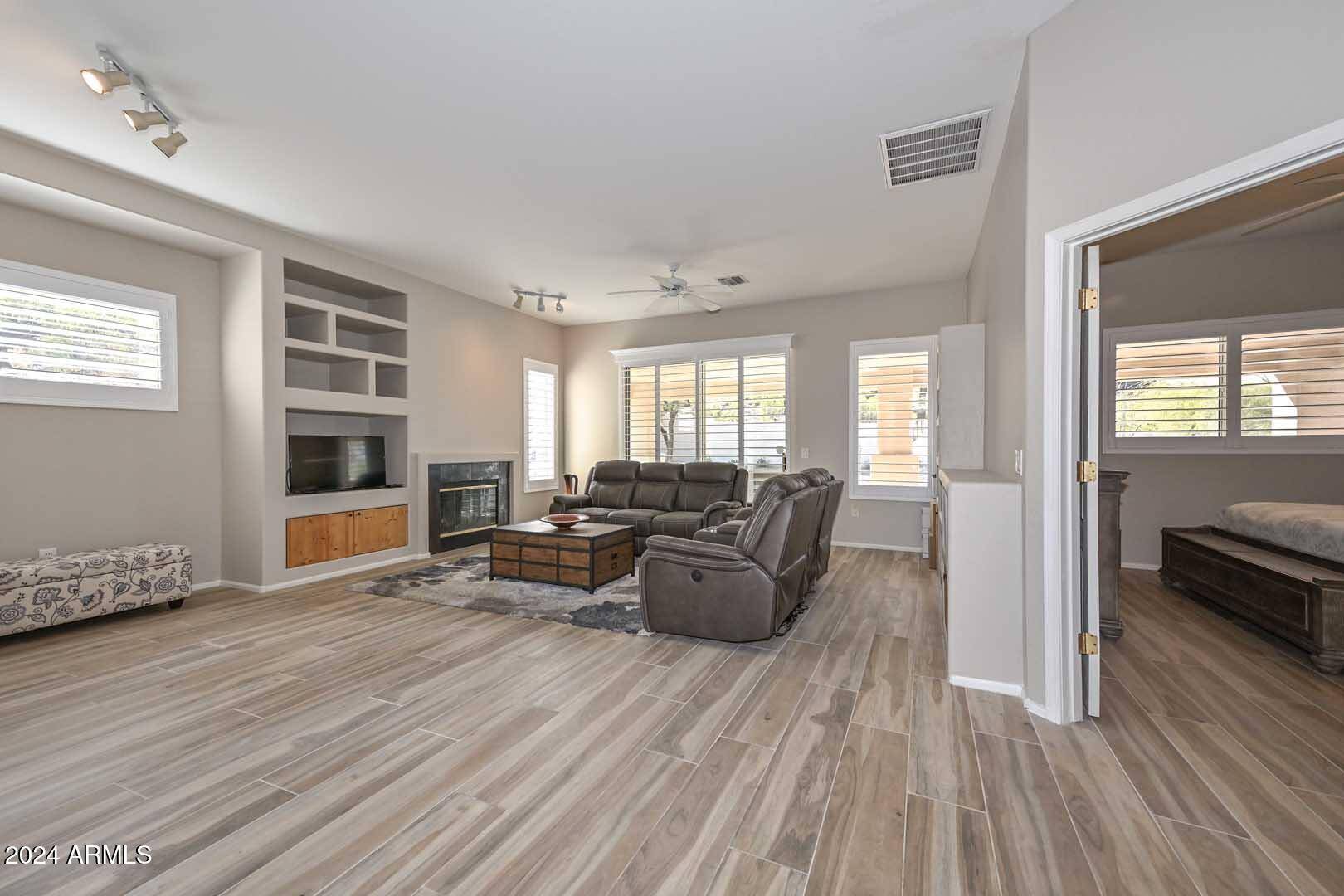 Phoenix, AZ 85020,1747 E NORTHERN Avenue #128