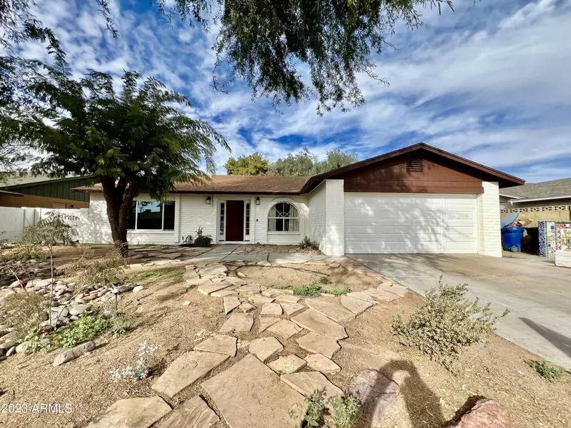 822 E TODD Drive, Tempe, AZ 85283