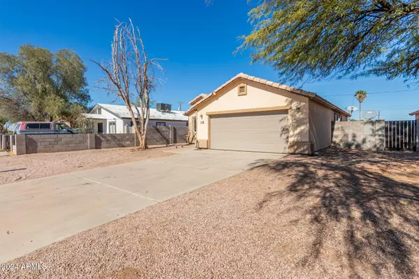 322 W DR MARTIN LUTHER KING Street, Eloy, AZ 85131