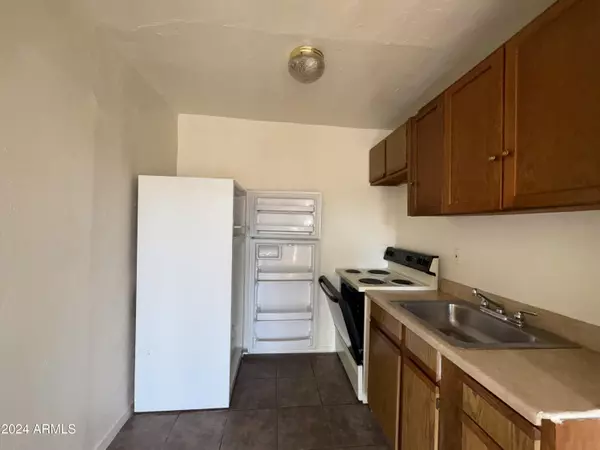 Phoenix, AZ 85009,2138 W WASHINGTON Street #5