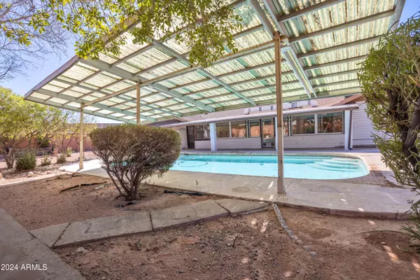 Mesa, AZ 85201,937 N VALE Street