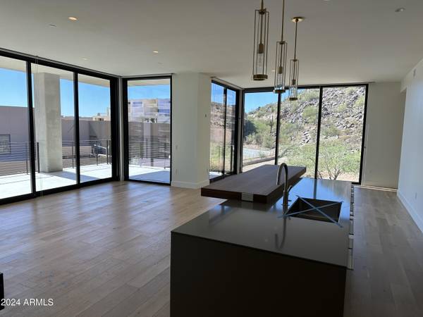 Scottsdale, AZ 85251,5000 N Camelback Ridge Road #201