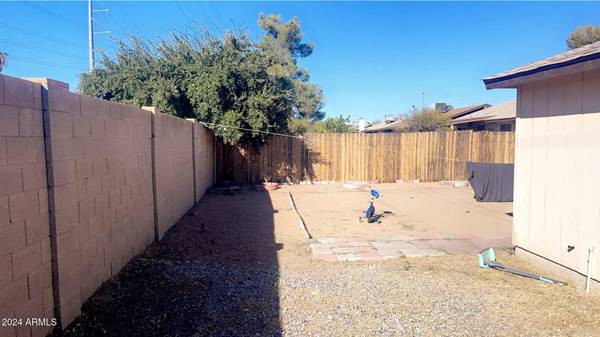 Glendale, AZ 85302,9618 N 66 Drive