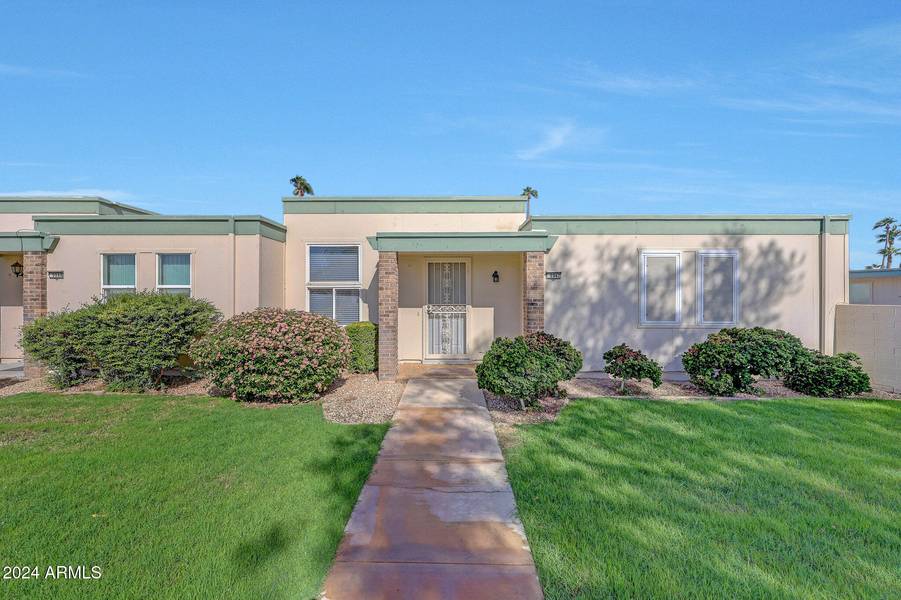 9942 W LANCASTER Drive, Sun City, AZ 85351