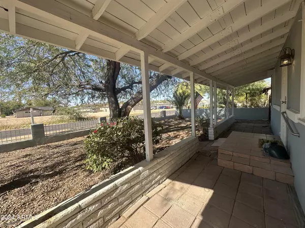 Phoenix, AZ 85042,6437 S 11TH Street