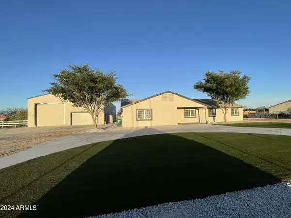 28109 N VARNUM Road, San Tan Valley, AZ 85143