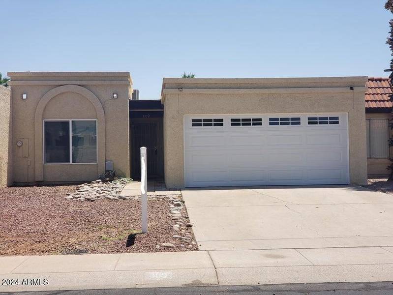 809 W RICE Drive, Tempe, AZ 85283