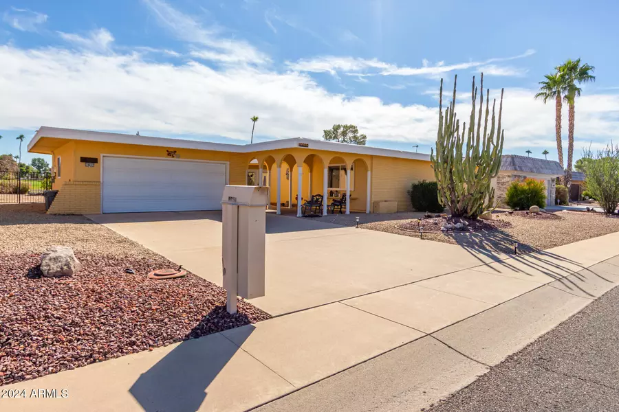 10637 W WELK Drive, Sun City, AZ 85373