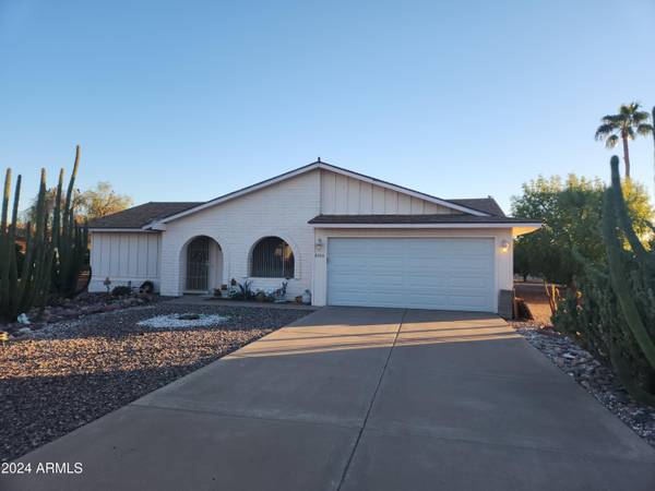 8303 E EDGEWOOD Avenue, Mesa, AZ 85208