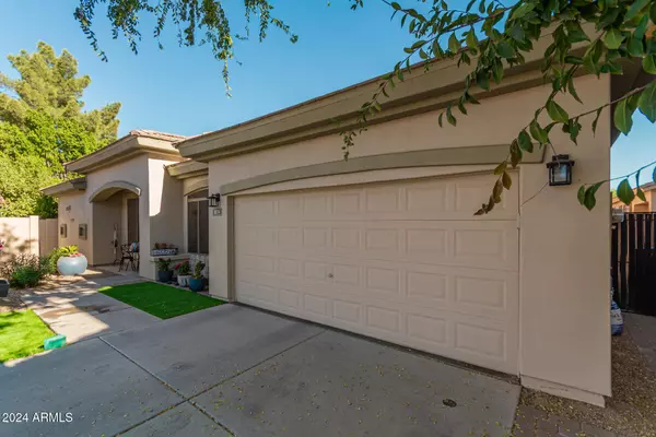 Chandler, AZ 85248,2074 W OLIVE Way