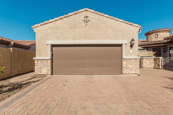 1842 N RED Cliff, Mesa, AZ 85207