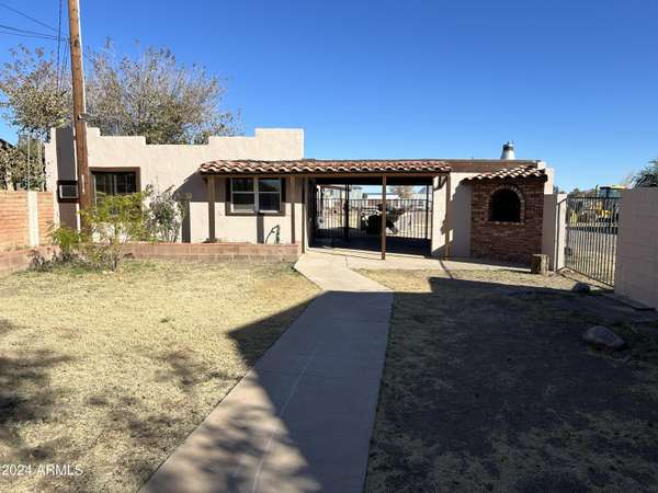 1957 N Douglas Avenue, Douglas, AZ 85607