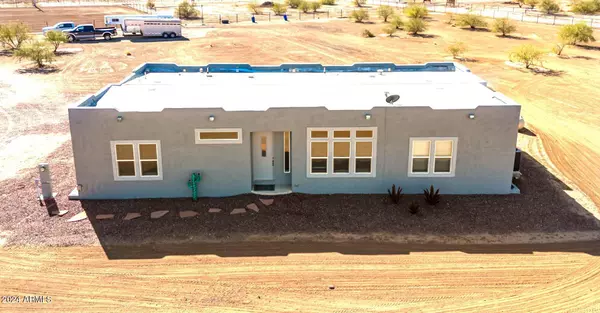 46333 W ABBOTT Road, Wickenburg, AZ 85390