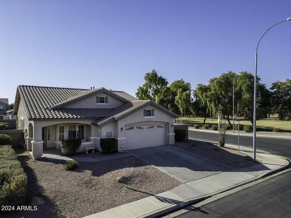 4405 E PEACH TREE Drive, Chandler, AZ 85249