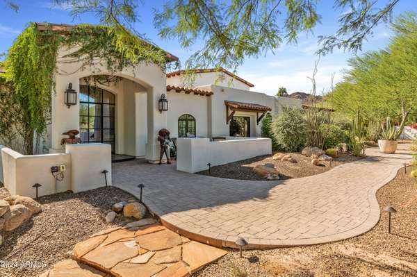 Paradise Valley, AZ 85253,6717 E SOLANO Drive