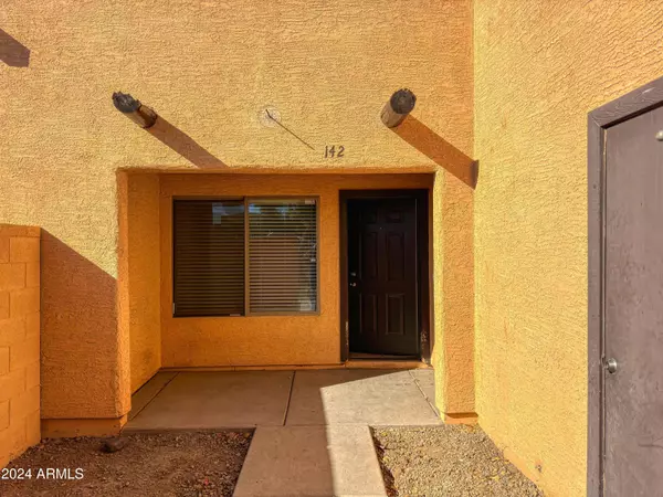 8940 W OLIVE Avenue #142, Peoria, AZ 85345