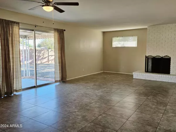 Tempe, AZ 85282,338 E PEBBLE BEACH Drive