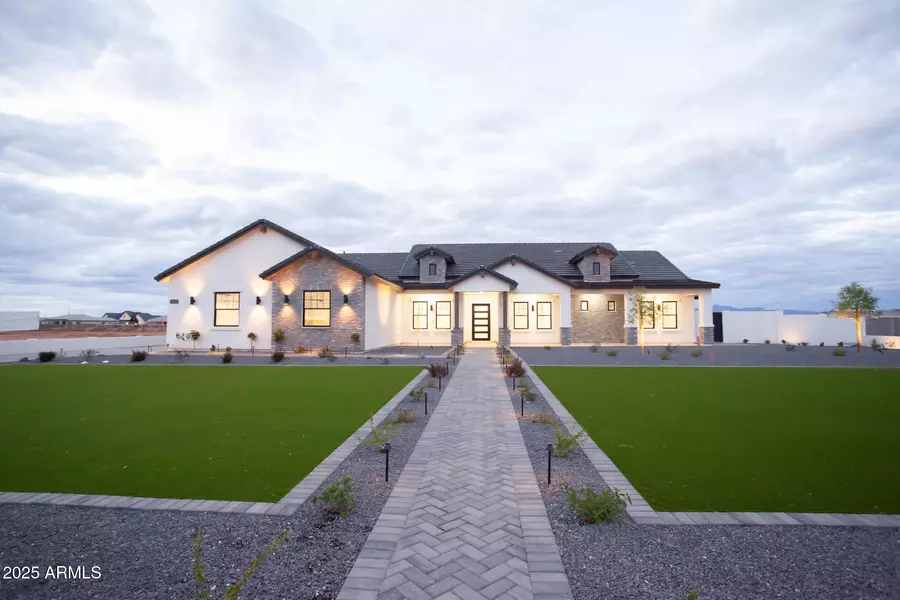 3888 E Weston Lane, San Tan Valley, AZ 85140