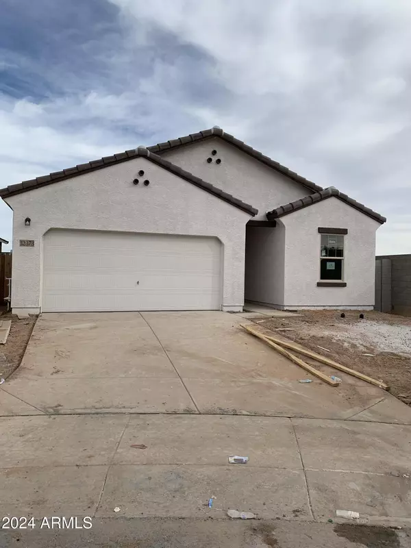 32373 N NEWBY Drive, San Tan Valley, AZ 85143