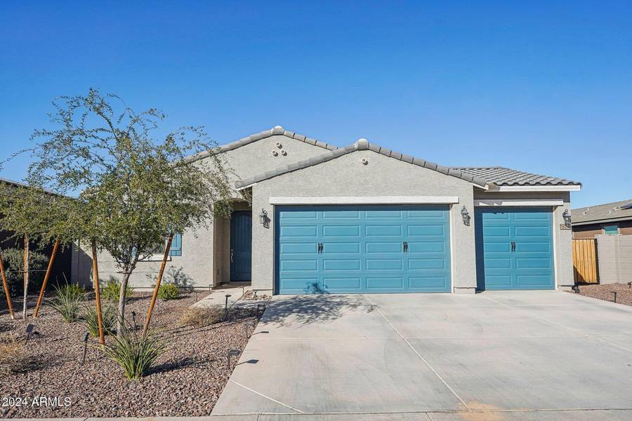 18058 W COLLEGE Drive, Goodyear, AZ 85395