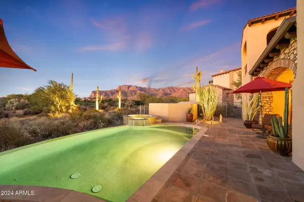 3448 S First Water Trail, Gold Canyon, AZ 85118