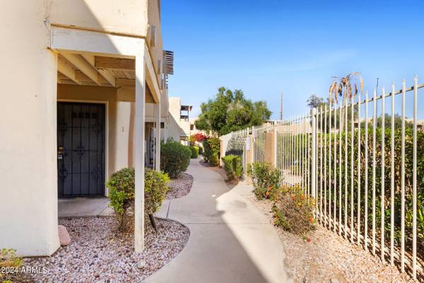 Phoenix, AZ 85020,1425 E DESERT COVE Avenue #49