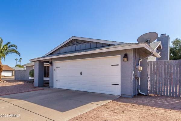 Chandler, AZ 85225,723 W ROSAL Place