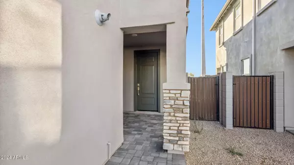 Phoenix, AZ 85054,5827 E ROSE GARDEN Lane