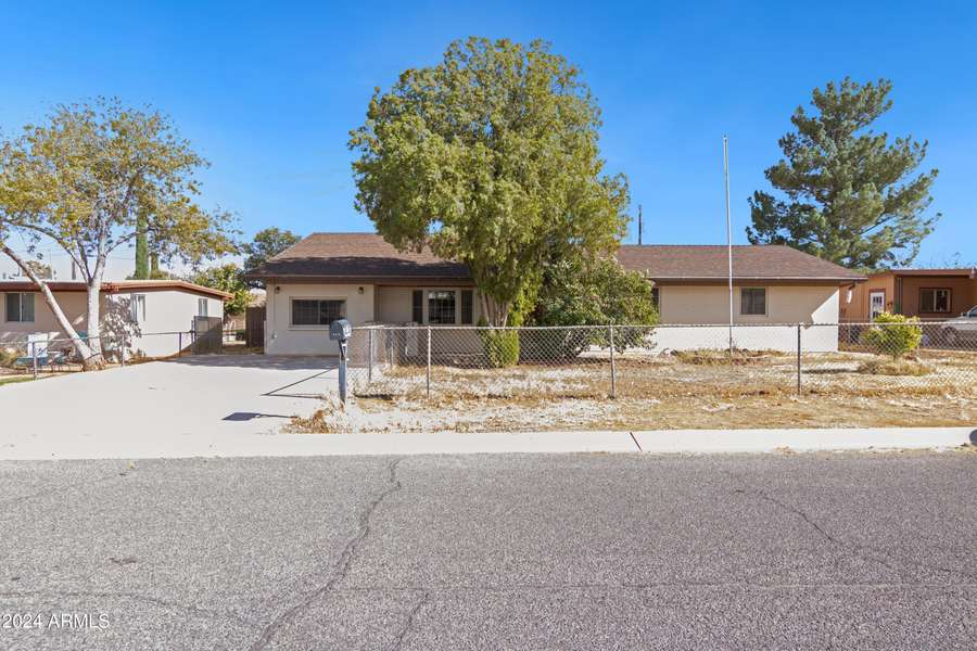 106 2ND Street, Huachuca City, AZ 85616